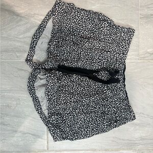 Lululemon size 6 shorts